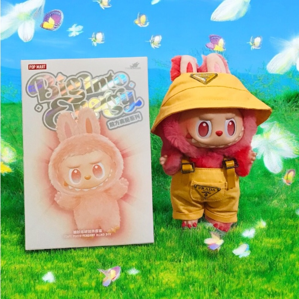 Big Into Energy Labubu-LOVE (includes Outfit )